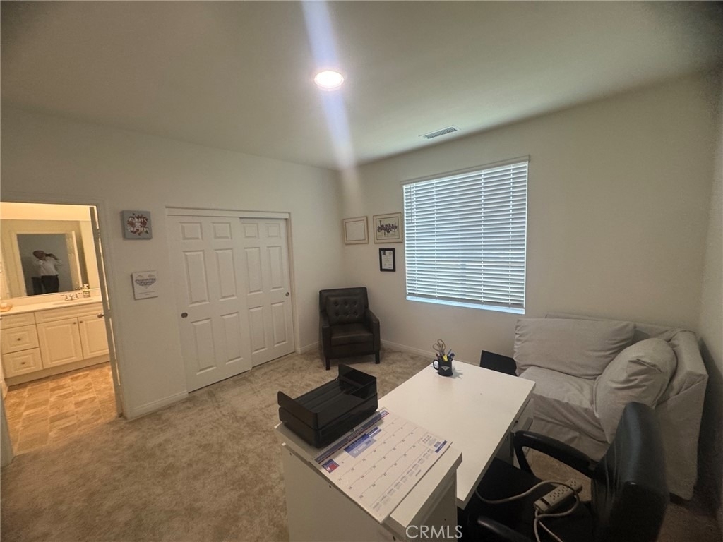 9509 Venetian - Photo 8