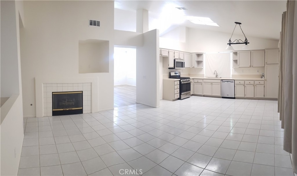 3080 Hampton Avenue - Photo 4