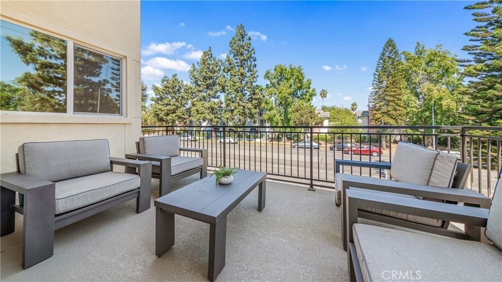 17154 Chatsworth Street - Photo 7