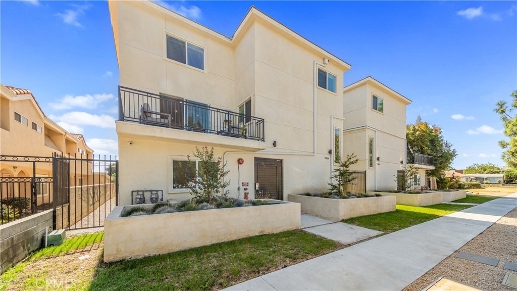 17154 Chatsworth Street - Photo 0
