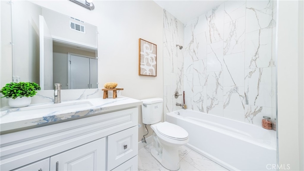 17154 Chatsworth Street - Photo 6