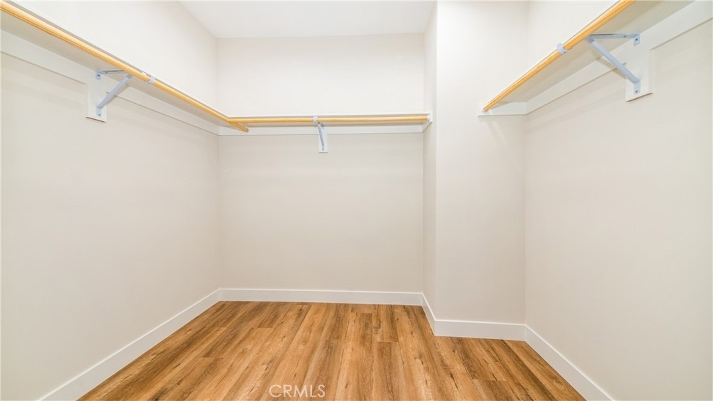 17154 Chatsworth Street - Photo 4