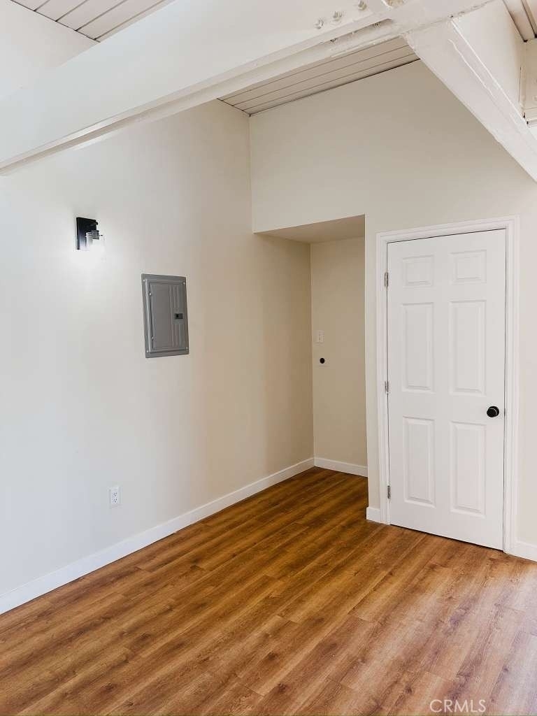 11571 Archwood Street - Photo 8