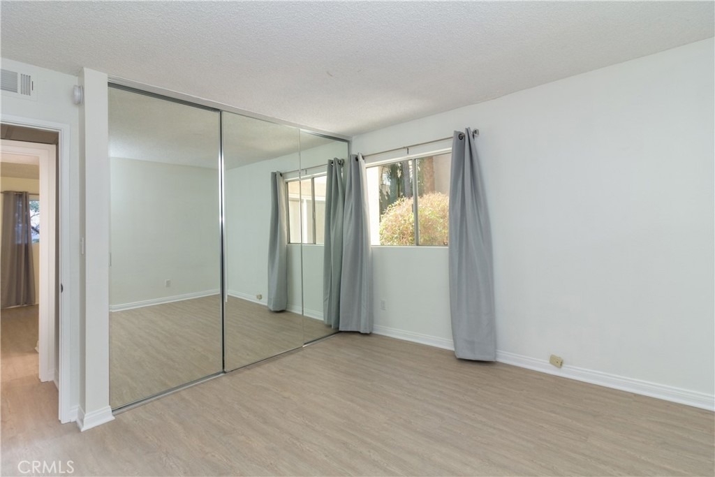 5412 Lindley Avenue - Photo 8