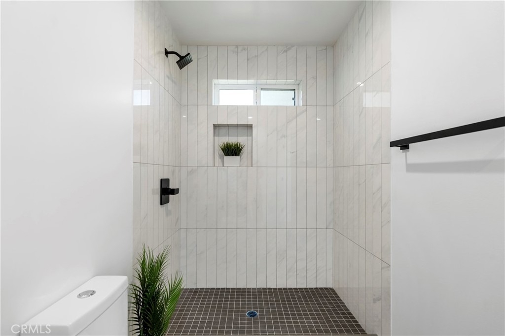2515 Alsace Avenue - Photo 10