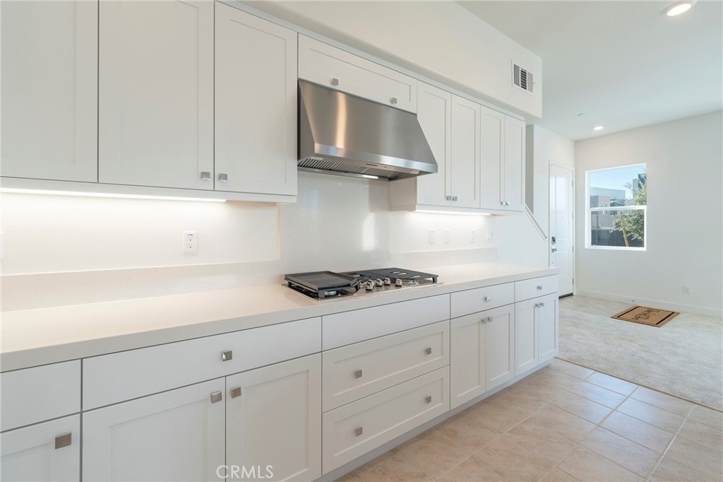 121 Baluster - Photo 13