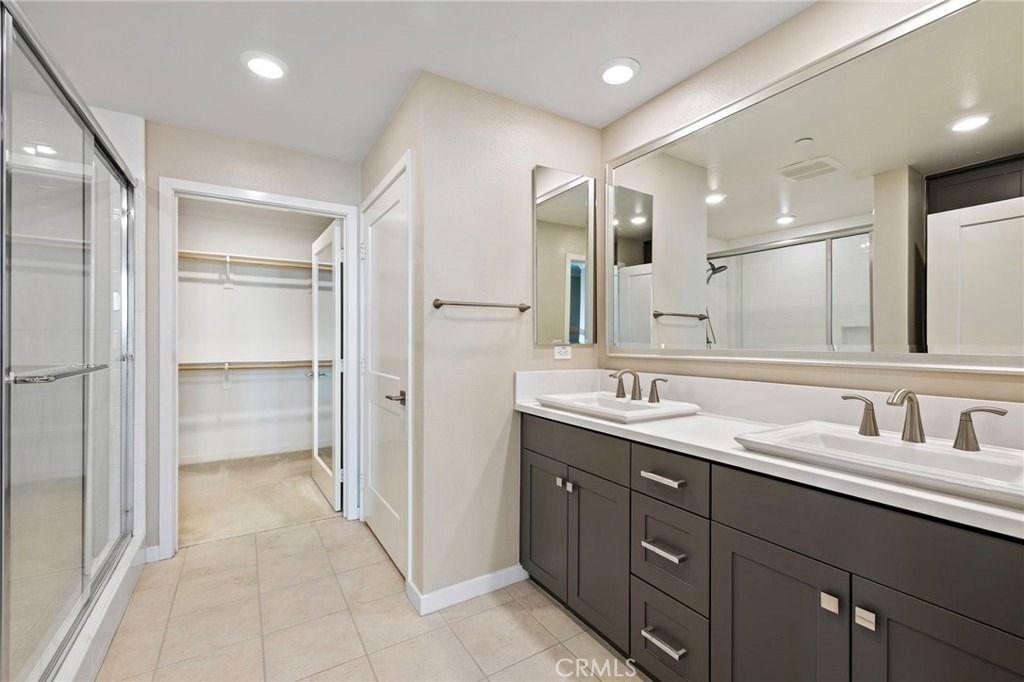 111 Bowery - Photo 11