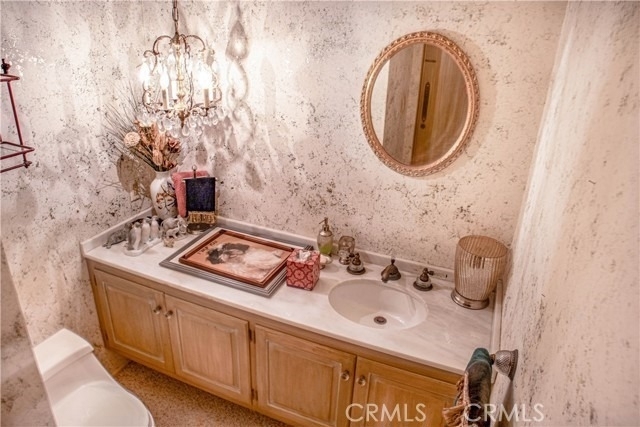 730 Saint James Place - Photo 9