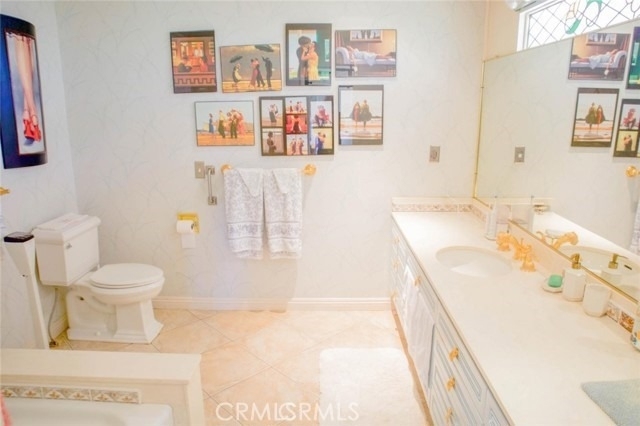 730 Saint James Place - Photo 10