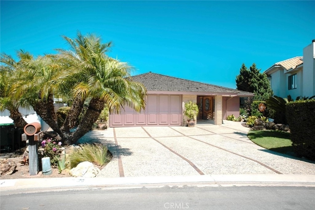 730 Saint James Place - Photo 2