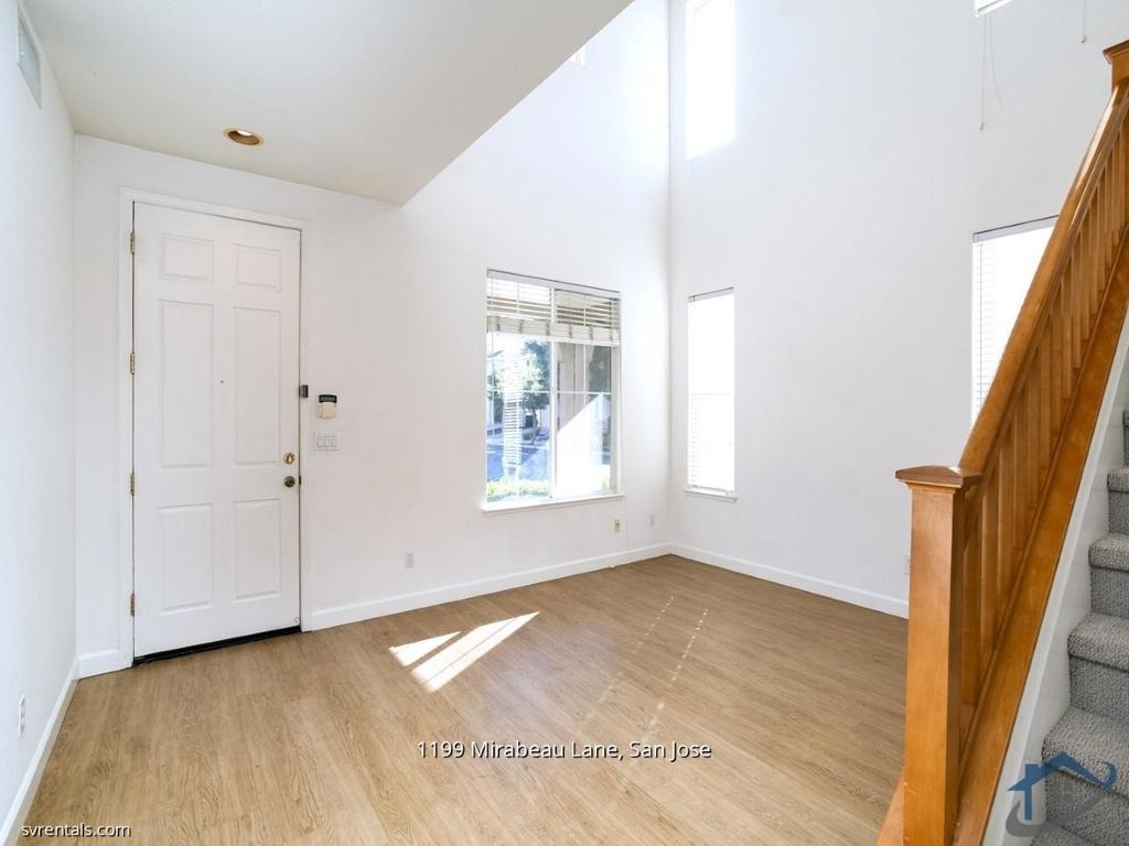 1199 Mirabeau Lane - Photo 2