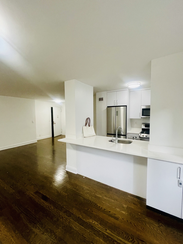  East 56th Street - Photo 3