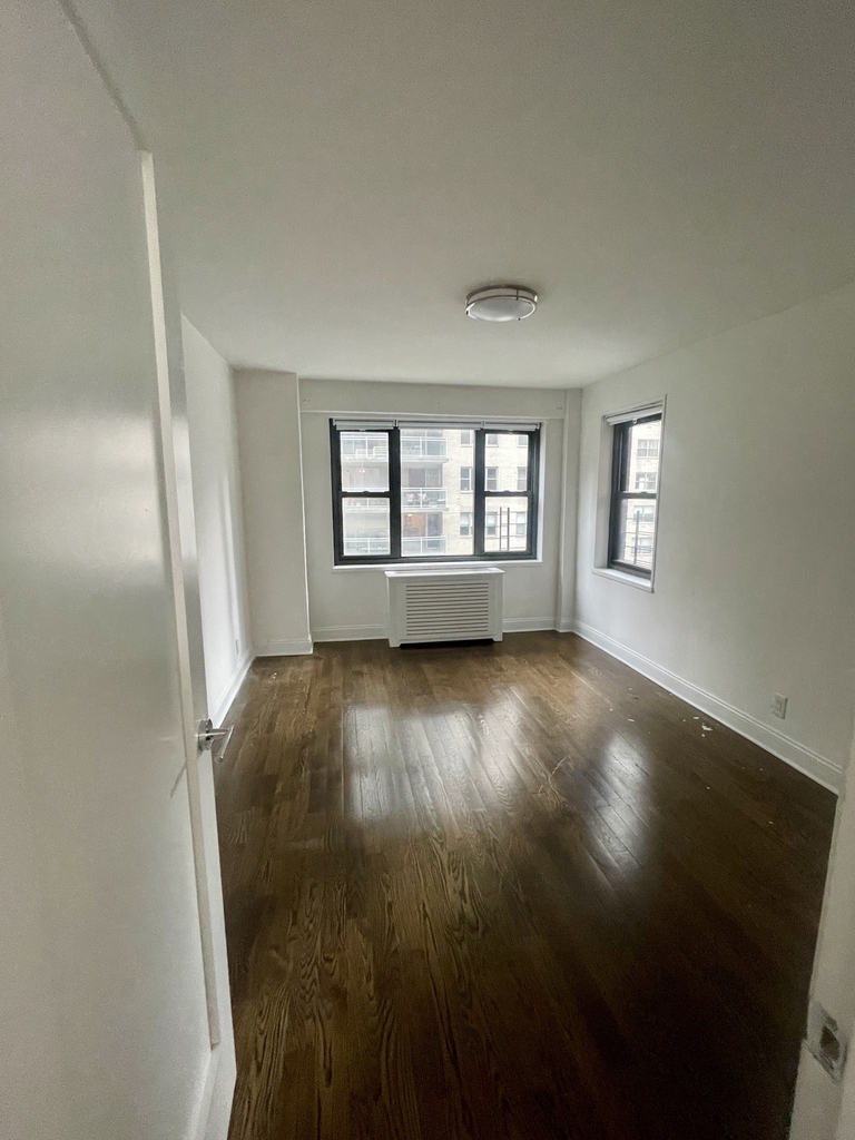  East 56th Street - Photo 8