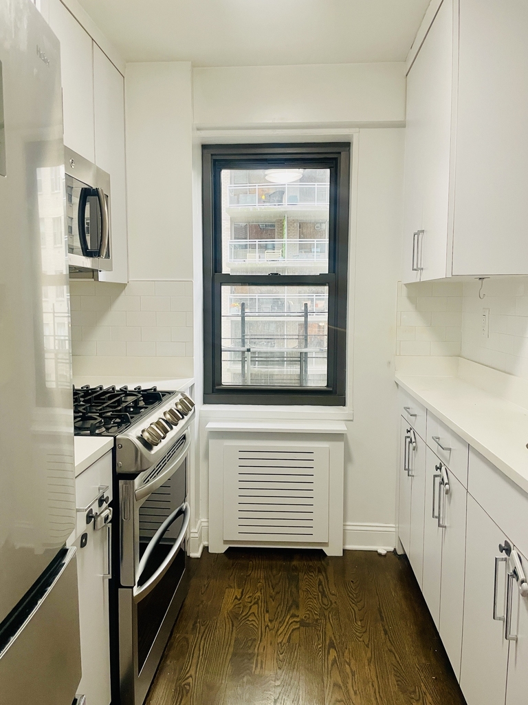  East 56th Street - Photo 6