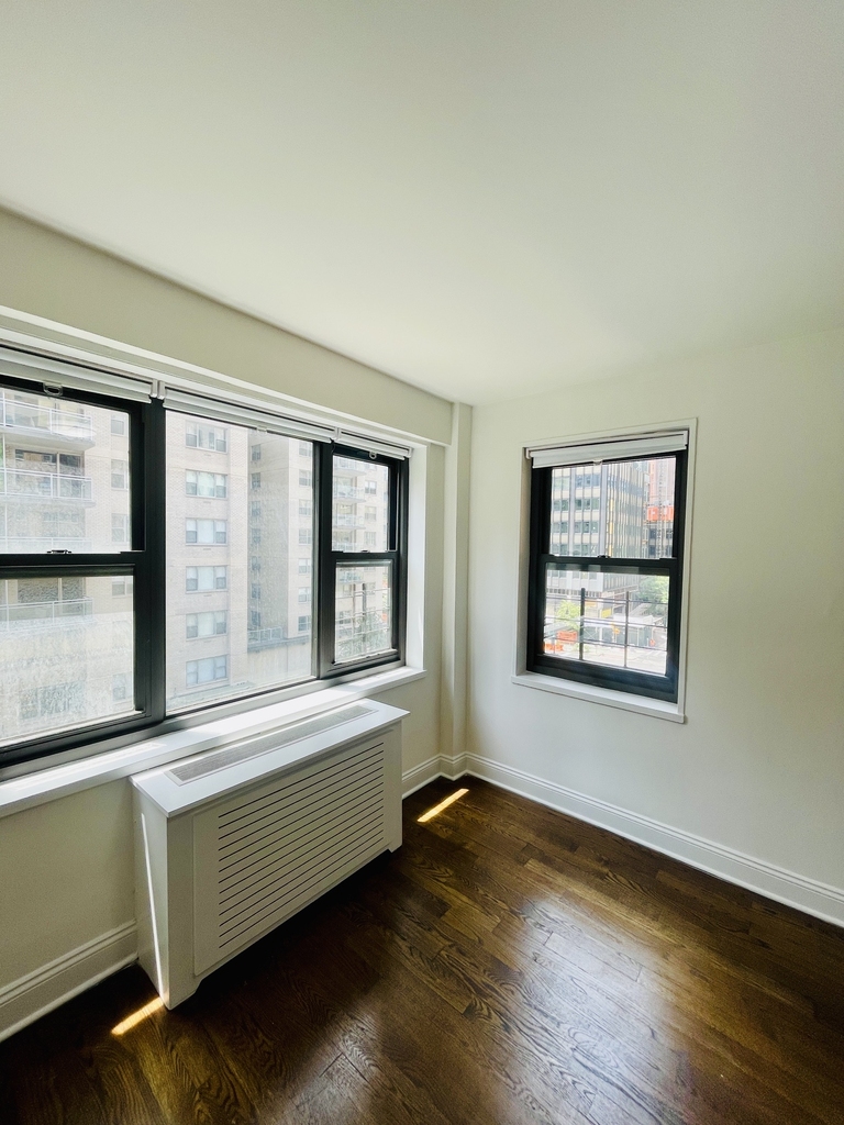 405 East 56th Street, 7E - Photo 10