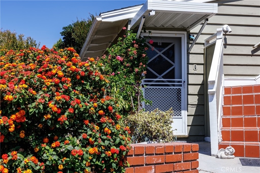 280 Cypress - Photo 0