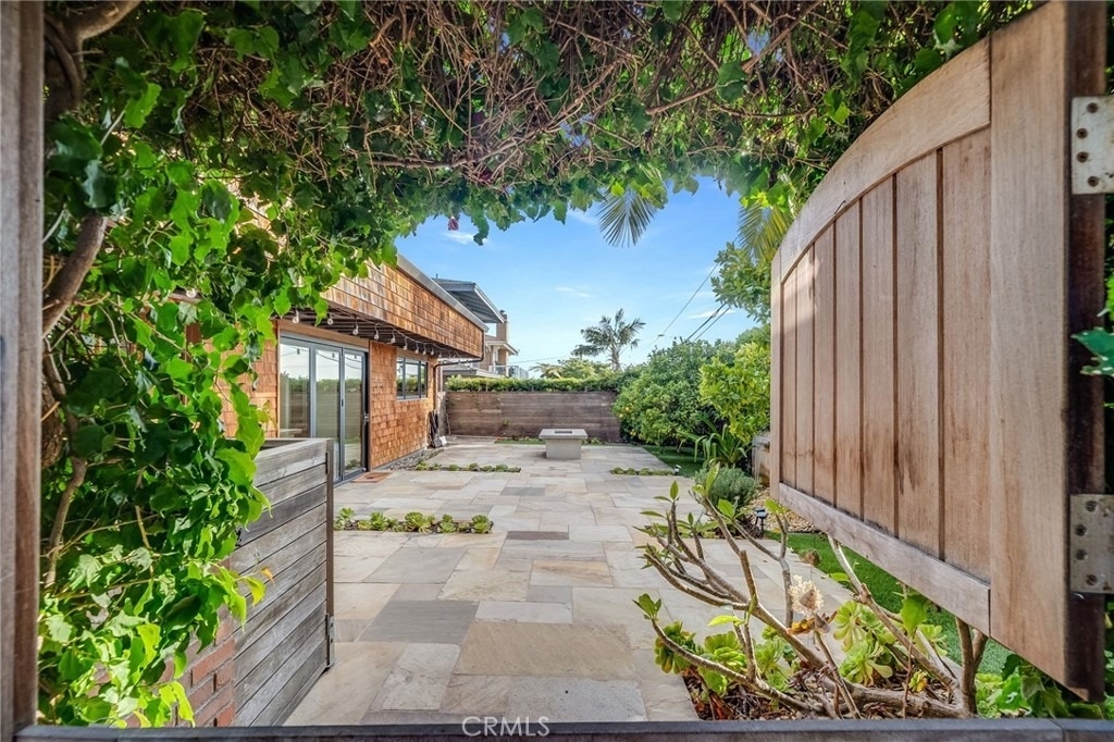 1625 Catalina - Photo 0