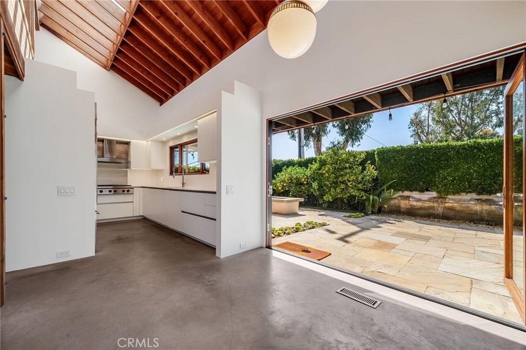 1625 Catalina - Photo 3
