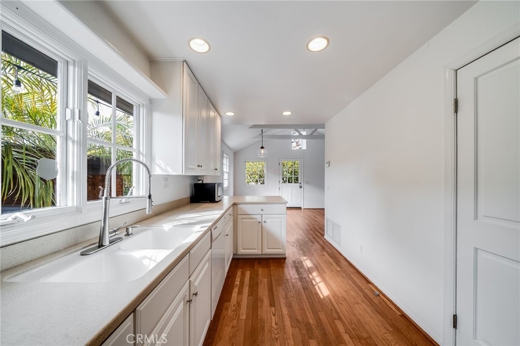 1641 Catalina - Photo 4