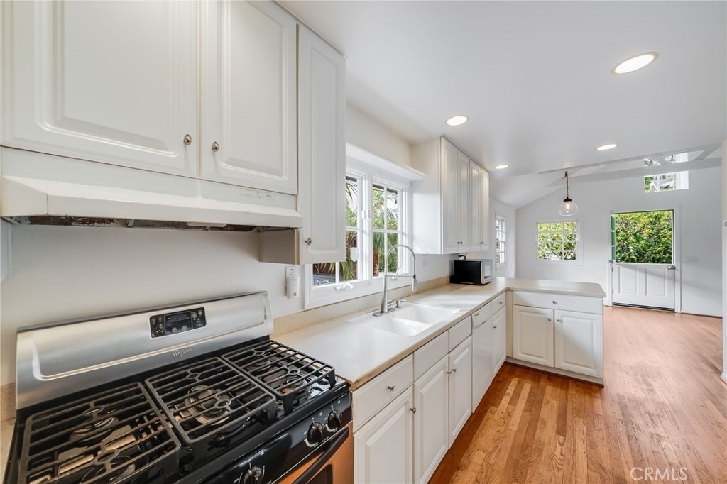 1641 Catalina - Photo 3
