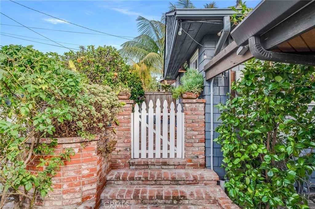 1641 Catalina - Photo 14