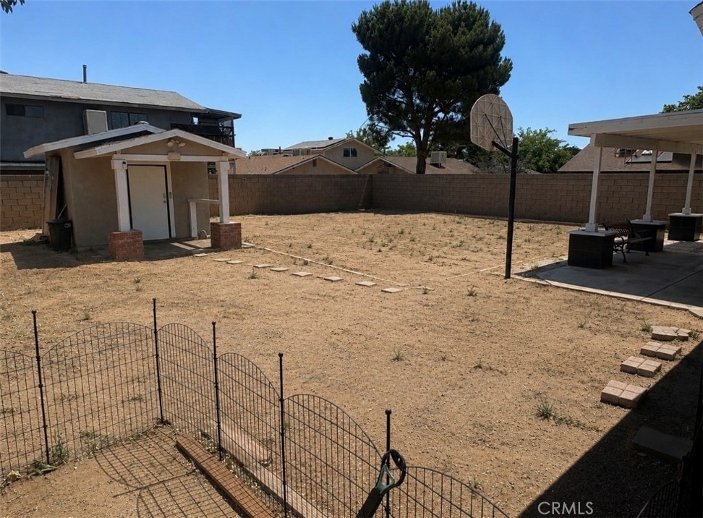 1315 E Ave J5 - Photo 20