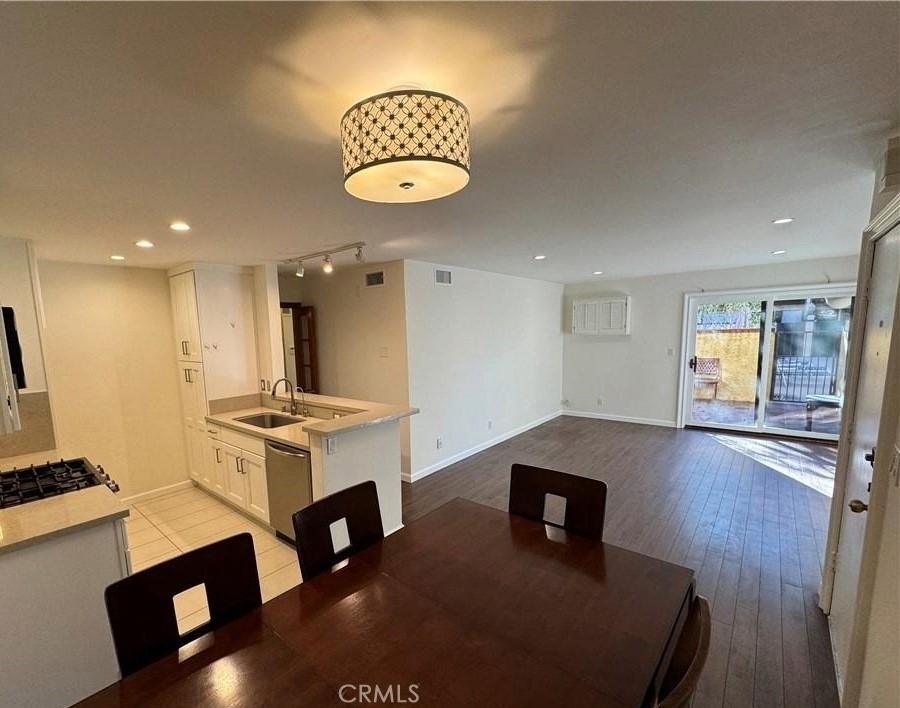 365 Burchett Street - Photo 1