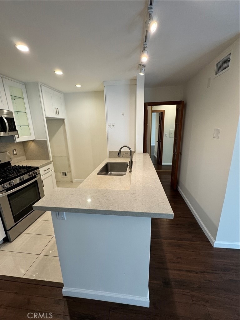 365 Burchett Street - Photo 4
