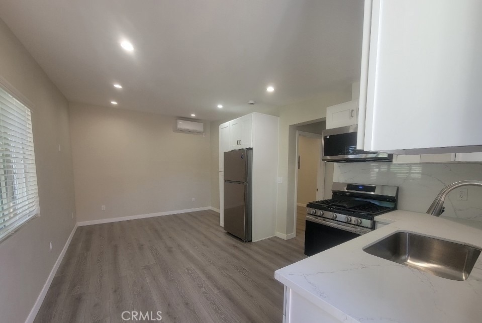 7735 Rhea Avenue - Photo 2