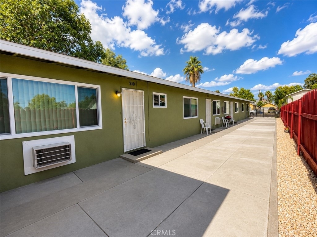 204 N Orange Avenue - Photo 8