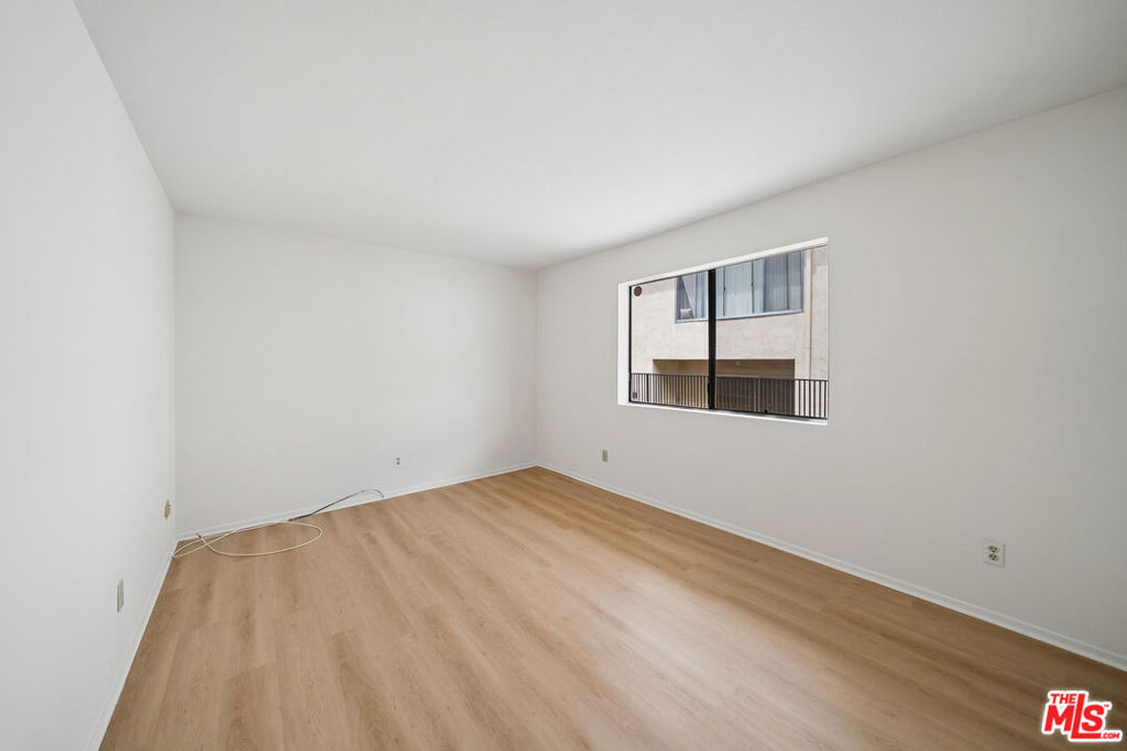 11924 Mayfield Avenue - Photo 7
