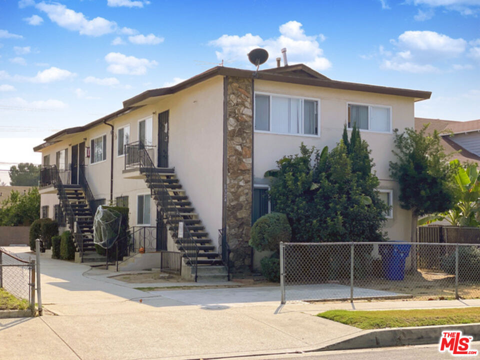 1324 W 36th Street - Photo 0