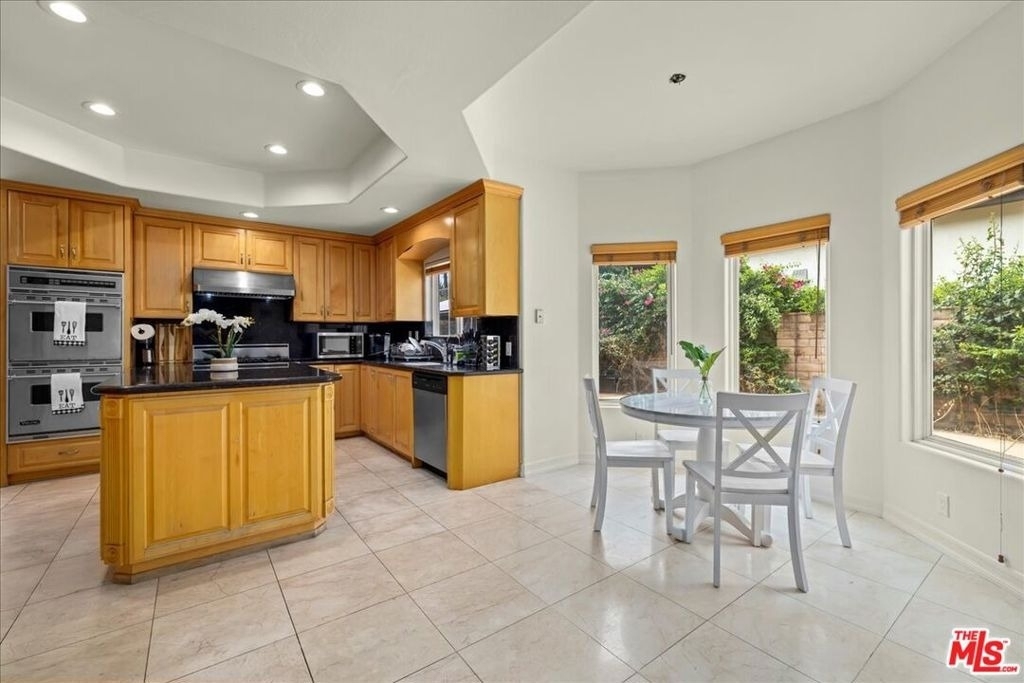 5029 Lemona Avenue - Photo 17