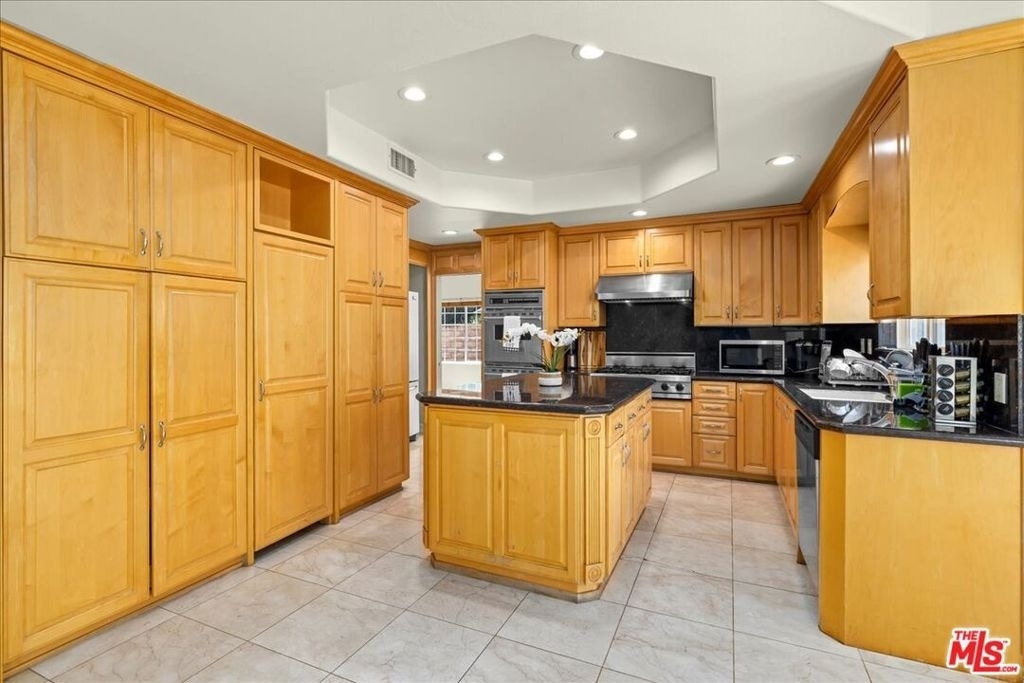 5029 Lemona Avenue - Photo 15