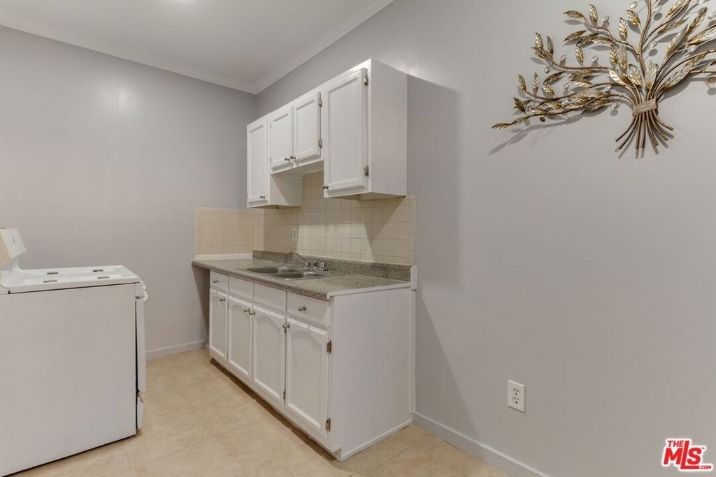 730 S Catalina Street - Photo 9