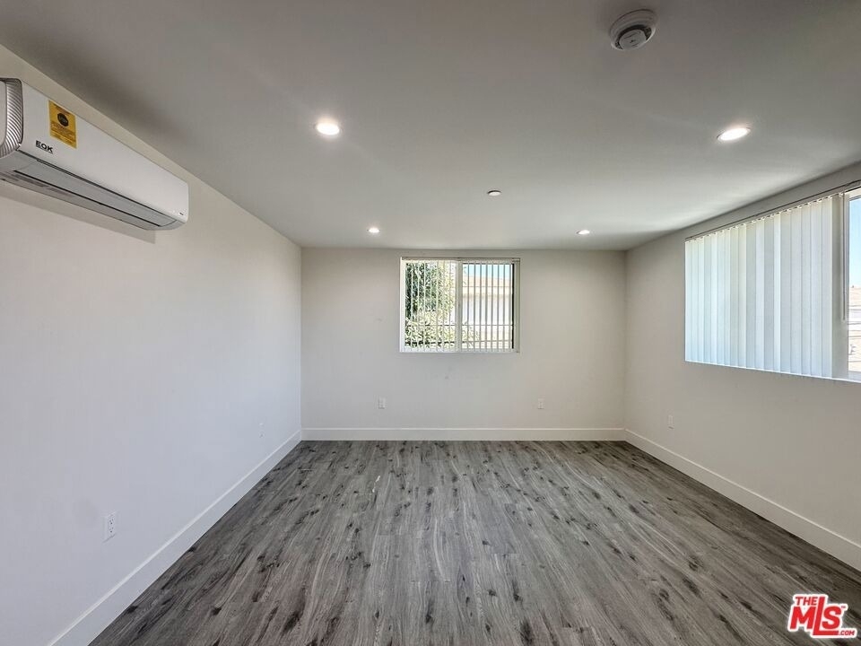11512 Oxford Avenue - Photo 3