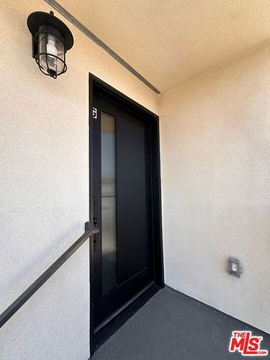 11512 Oxford Avenue - Photo 1
