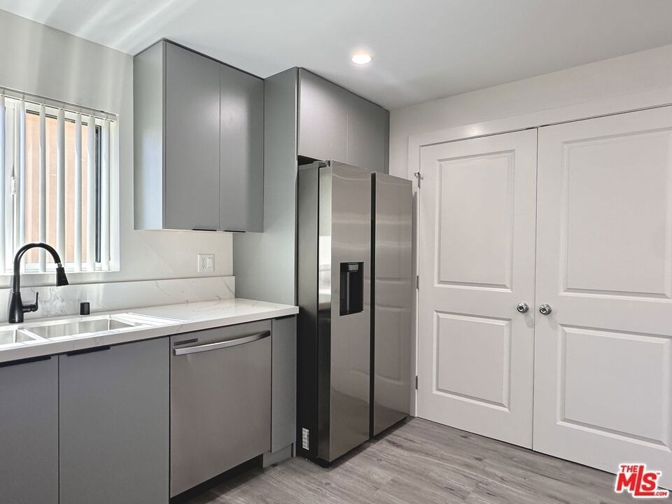 11512 Oxford Avenue - Photo 9