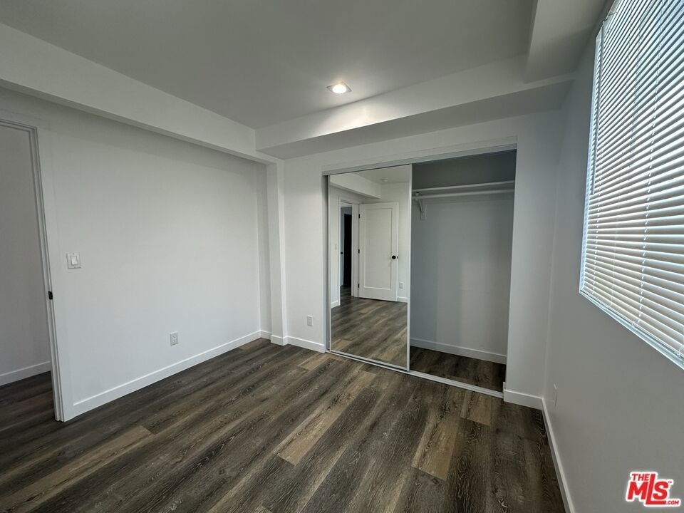 869 Glenway Drive - Photo 6