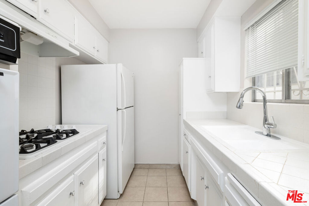 1023 N Laurel Avenue - Photo 4