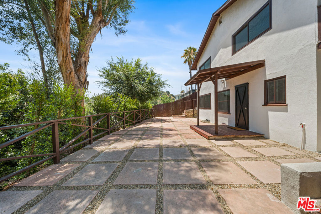 238 Thorne Street - Photo 20
