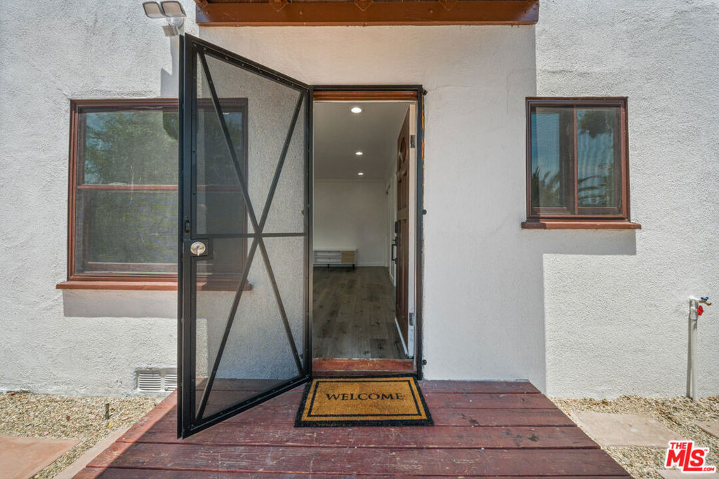 238 Thorne Street - Photo 1