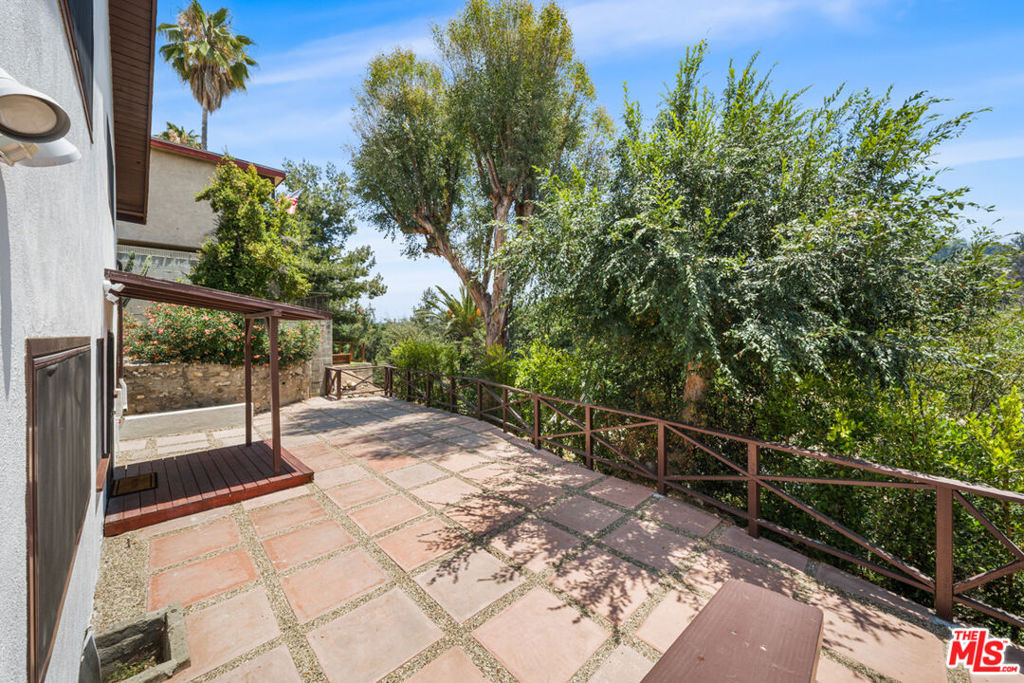 238 Thorne Street - Photo 17