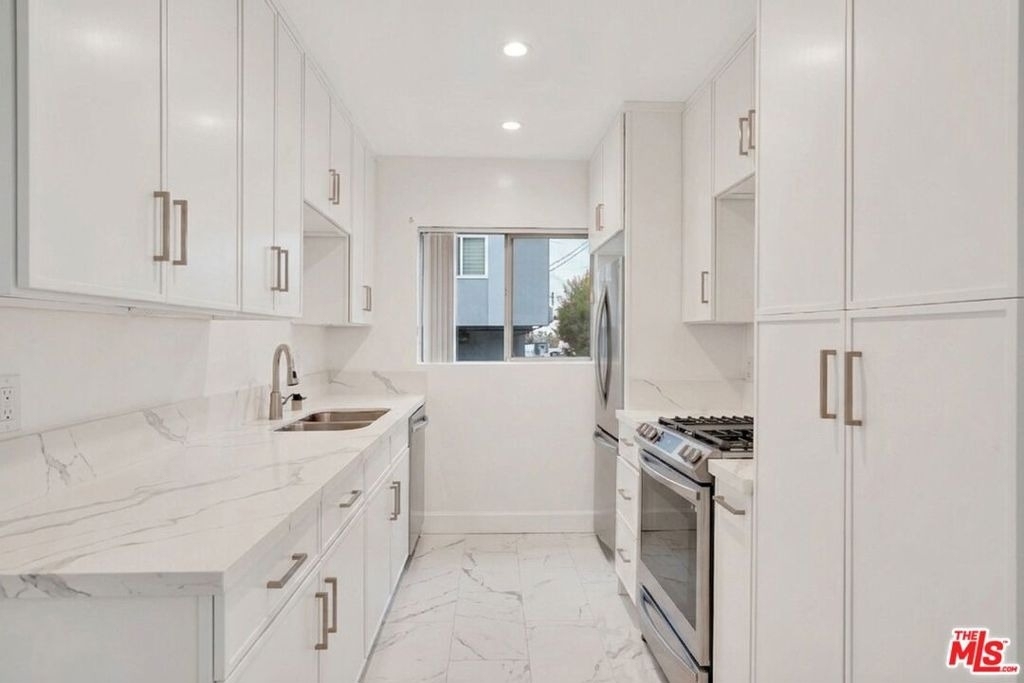 220 S Gale Drive - Photo 3