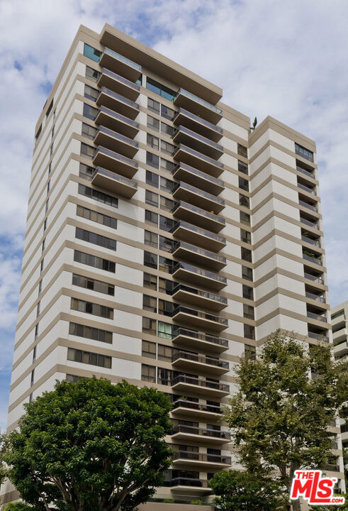 10445 Wilshire Boulevard - Photo 1