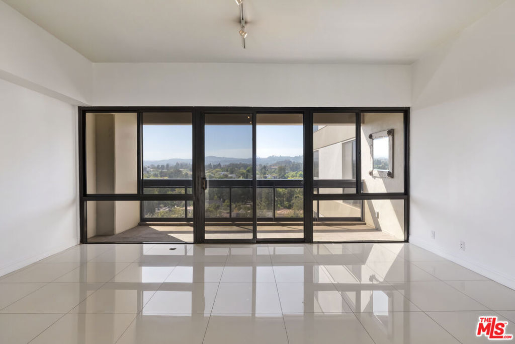 10445 Wilshire Boulevard - Photo 0