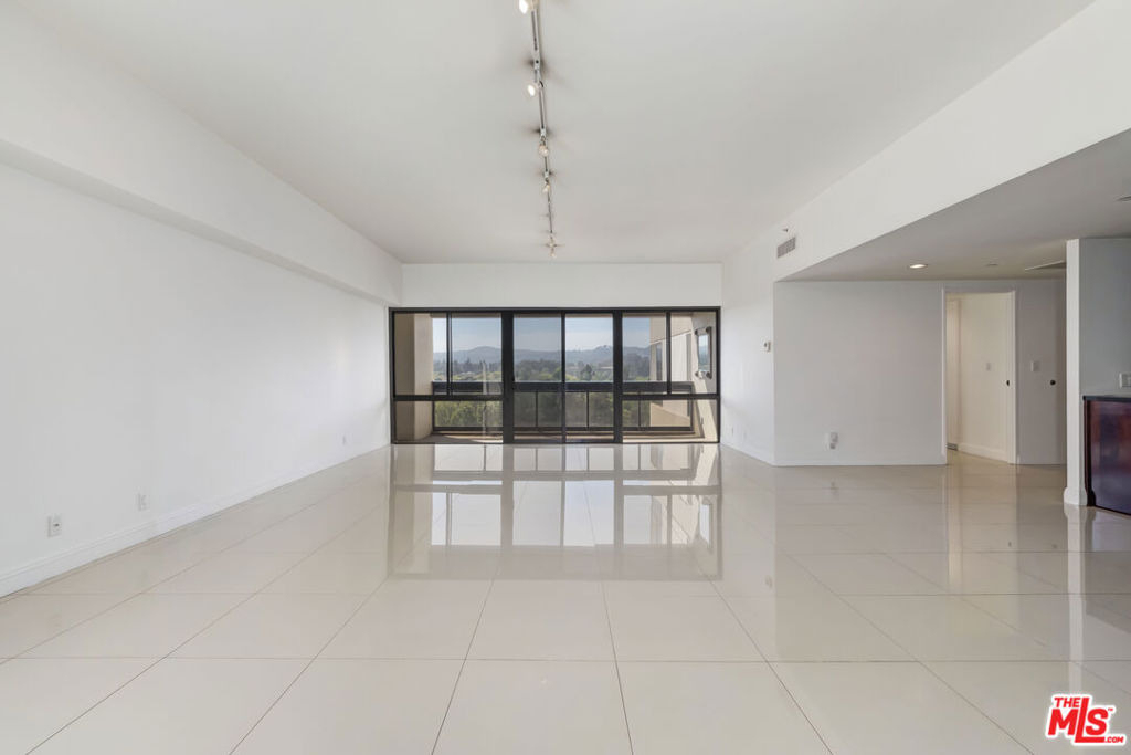 10445 Wilshire Boulevard - Photo 7