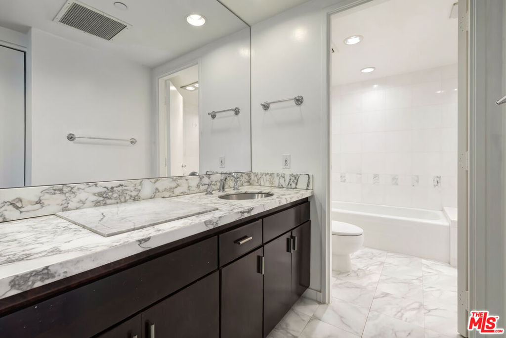 10445 Wilshire Boulevard - Photo 13