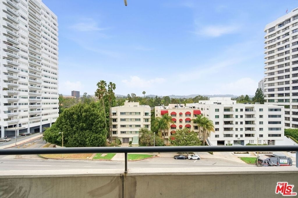 10660 Wilshire Boulevard - Photo 37
