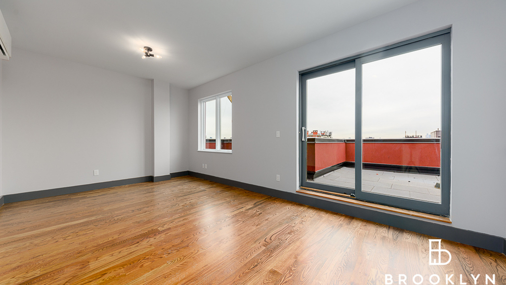 1461 Gates Avenue - Photo 1